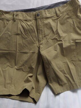 Duluth Trading Rip Stop Nylon Tan Cargo Shorts Size 18